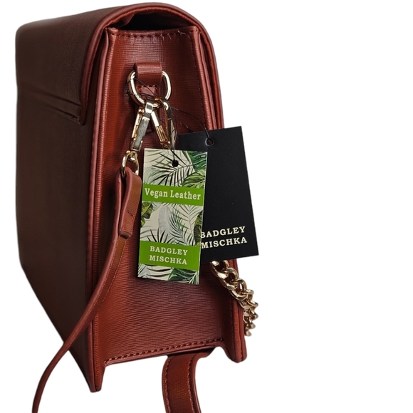 Badgley Mischka Crossbody Coffee Gold Chain NWT - Picture 3 of 7